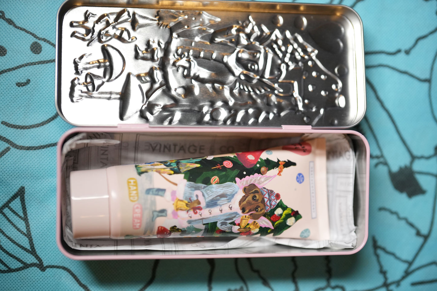 Christmas Hand Cream in Tin